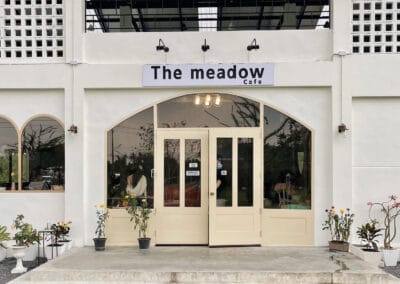 The Meadow cafe & bistro คาเฟ่ศาลายา